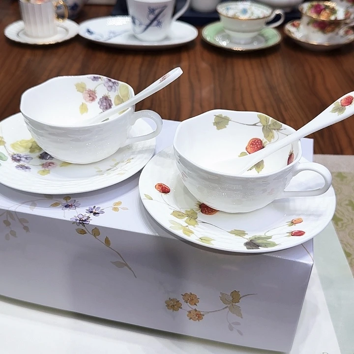 瓷片杯子杯子杯子水杯杯子水杯