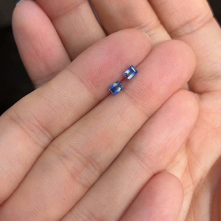 蓝宝石裸石2粒0.425克拉