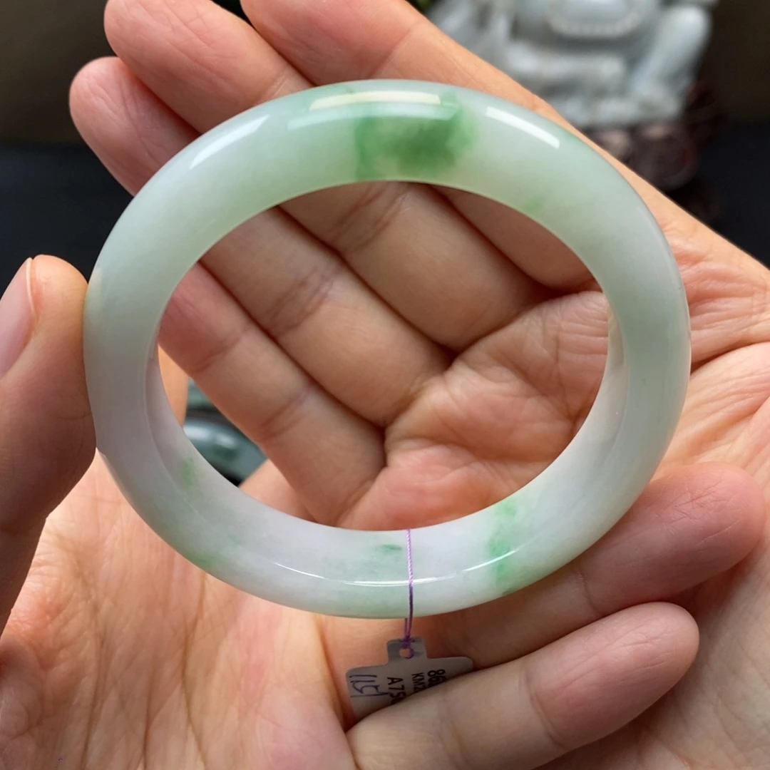 翡翠手镯未镶嵌天然
