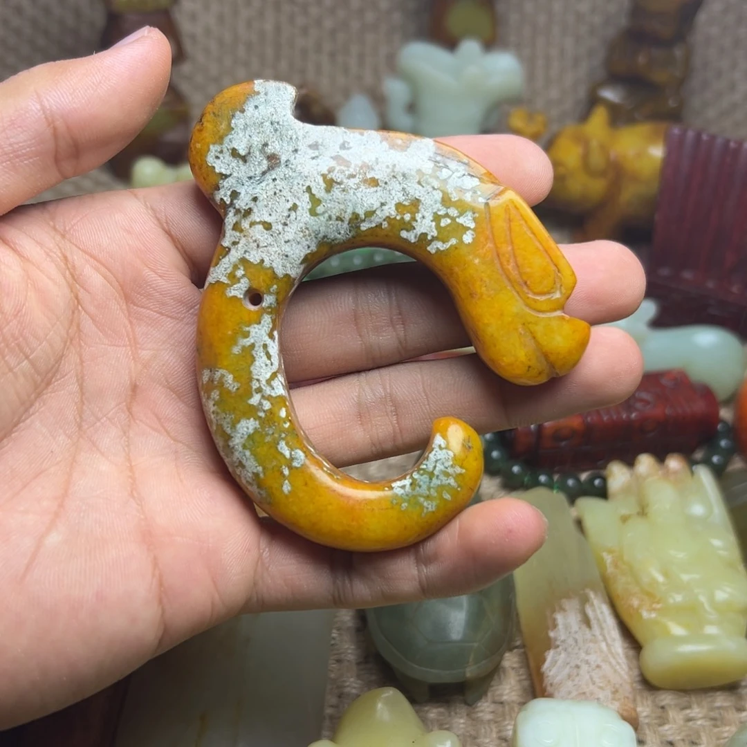 未镶嵌蛇纹石玉颈饰