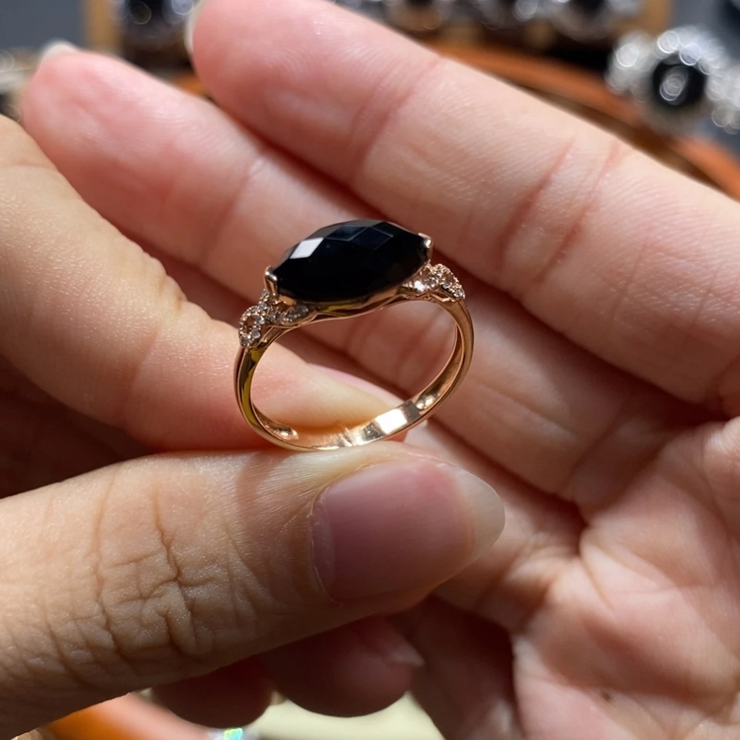 翡翠18K金镶嵌戒指