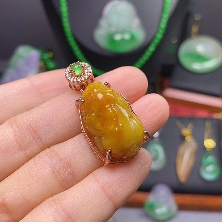 吊坠(赠链)未镶嵌翡翠