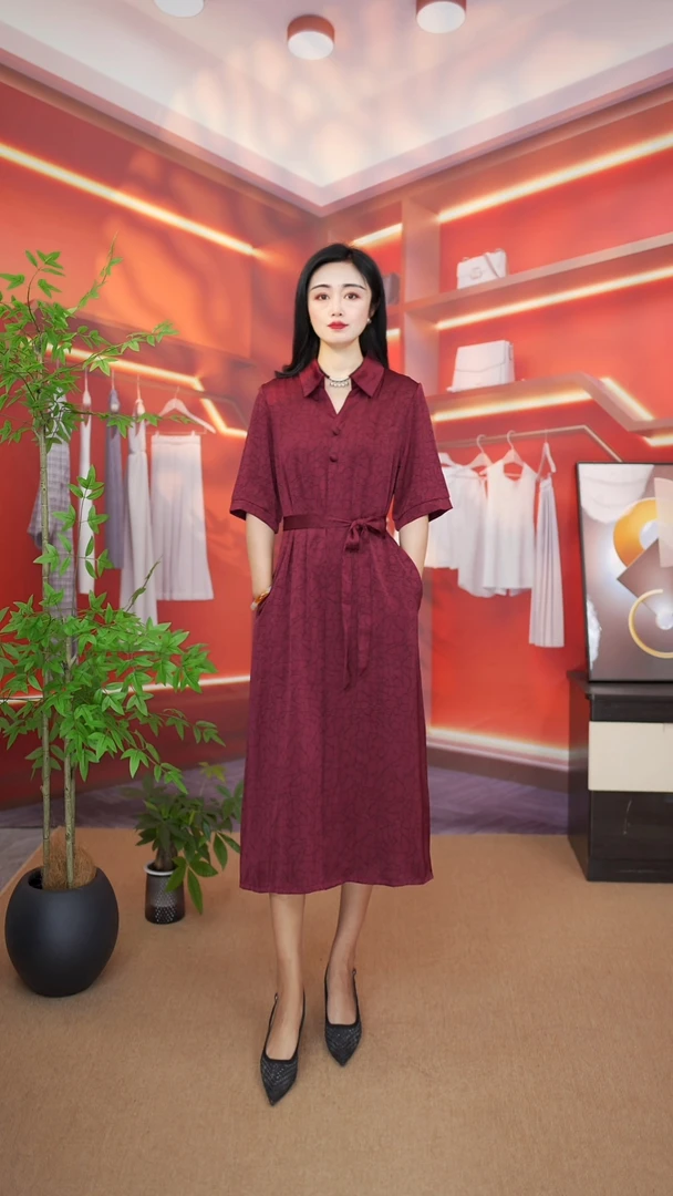 2025春夏装新款翻领气质显瘦百搭宽松二粒扣时尚大码连衣裙