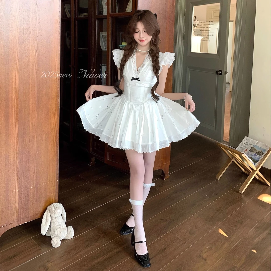 纯欲重工超大四层裙摆小飞袖小白色连衣裙