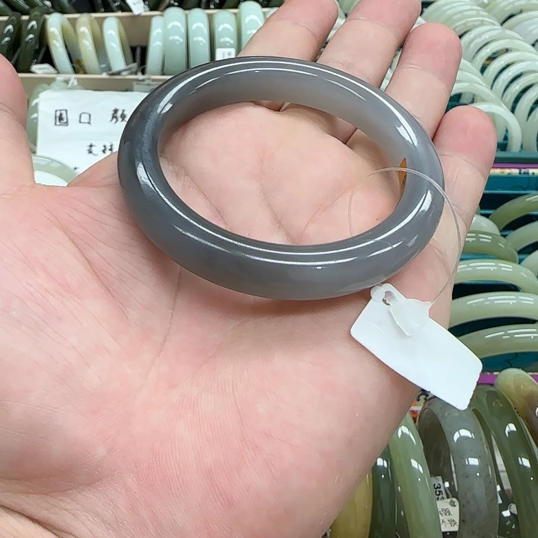 美***伢未镶嵌手镯和田玉
