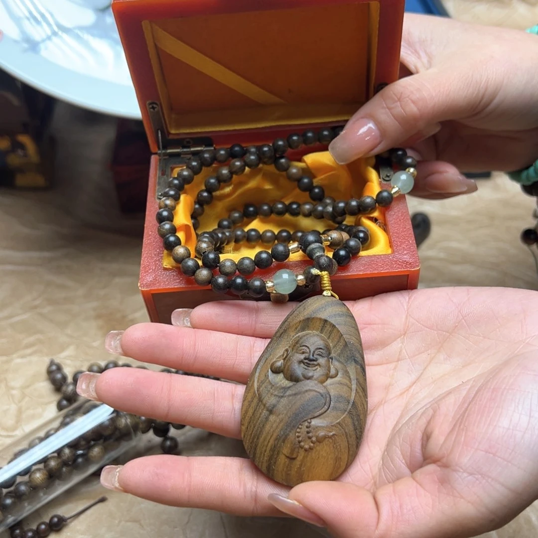 大叶紫檀（黑酸枝木类）