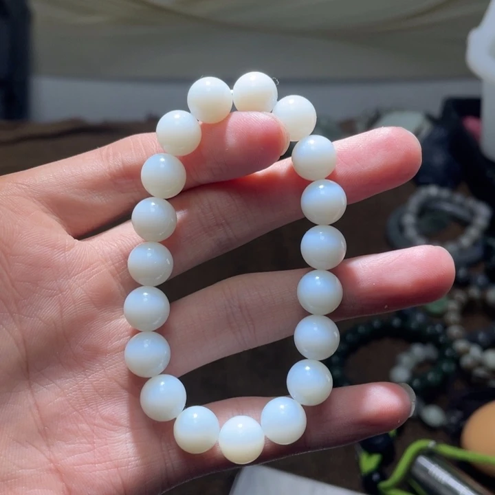 和田玉未镶嵌把件