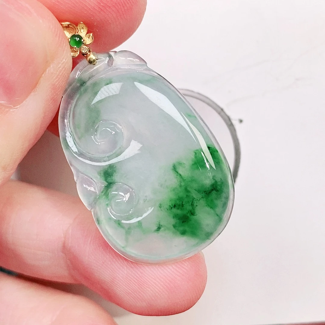 翡翠18K金镶嵌颈饰