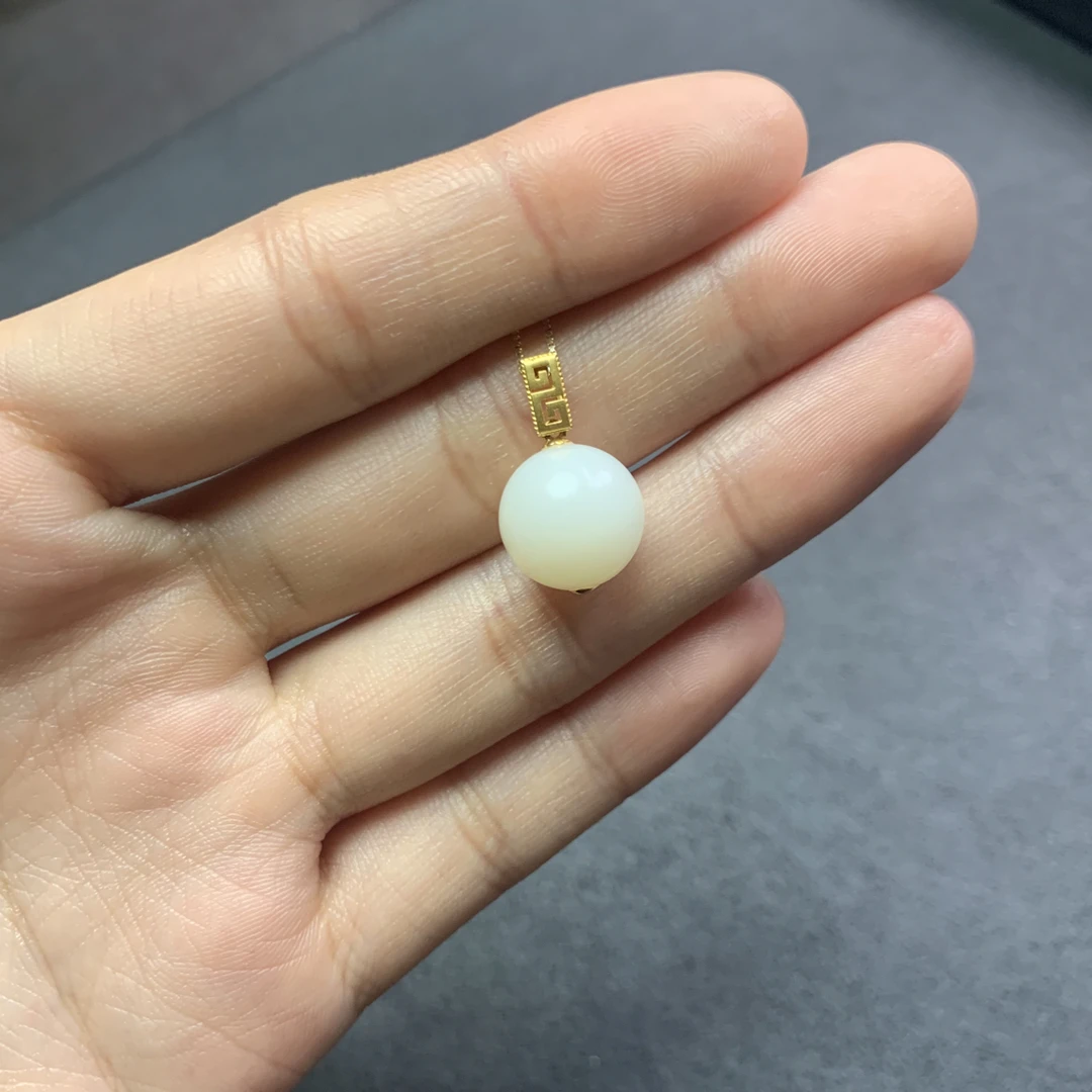 新疆和田玉且末米达18K金镶嵌吊坠 卡12mm AZ