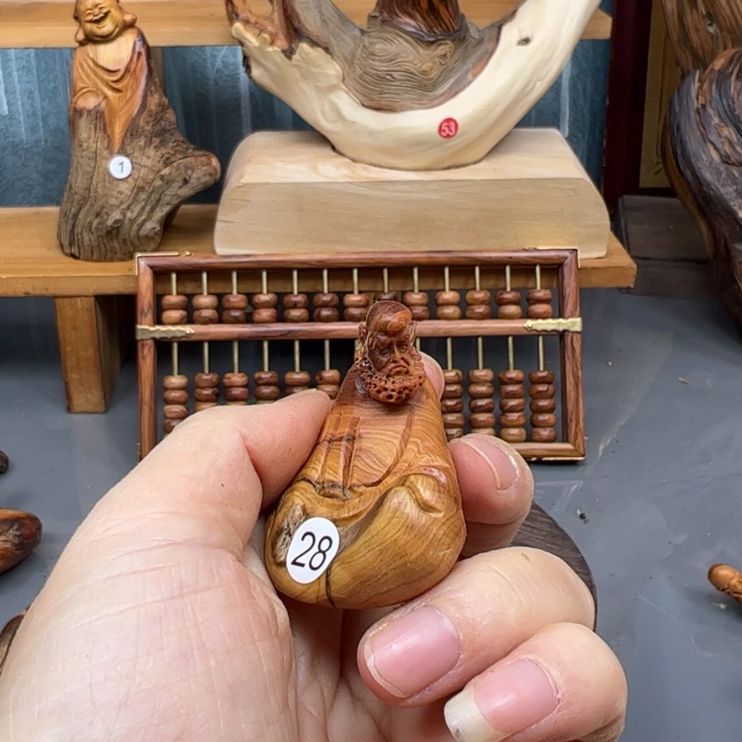 国***尔木崖柏木摆件手把件