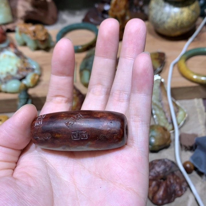 未镶嵌岫岩河磨玉（透闪石质玉）挂件