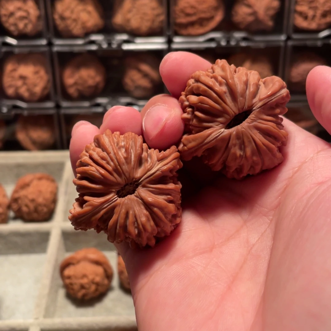 R***r把件文玩核桃四座楼