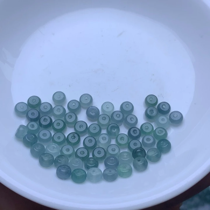 翡翠散珠卡3乘5.2冰蓝水算盘60个