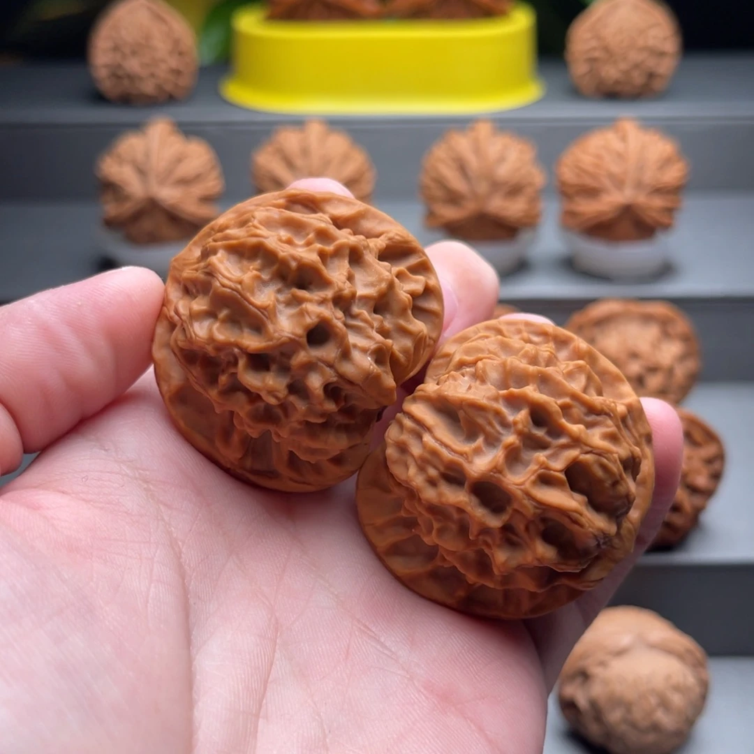 文玩核桃把件43野龙鳞