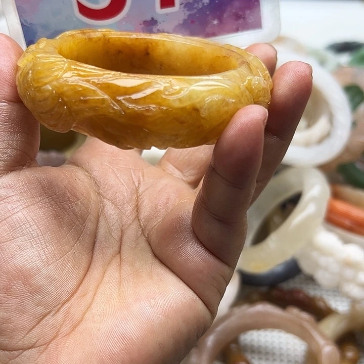 未镶嵌手镯石英岩玉