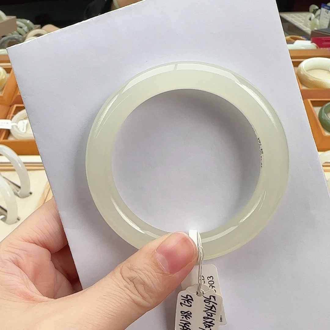 和田玉未镶嵌手镯57毕业起胶荔枝肉