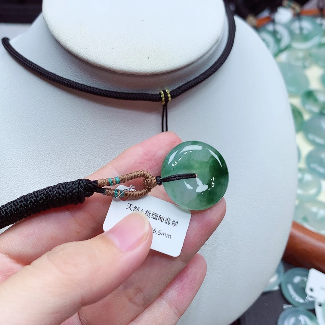 翡翠未镶嵌颈饰编号77，21.9/6.5