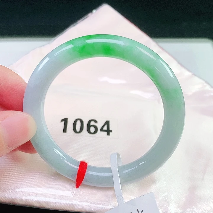 翡翠未镶嵌手镯（圆镯）1064