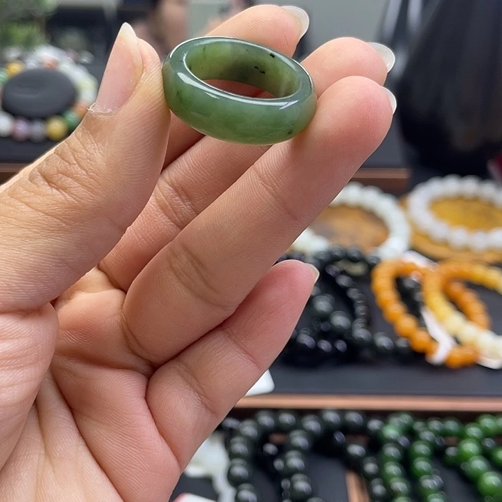 和田玉未镶嵌手串