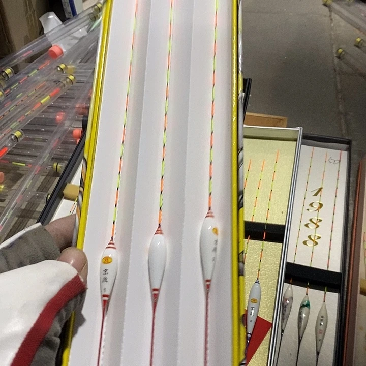 京派细尾鲫鱼漂一盒，