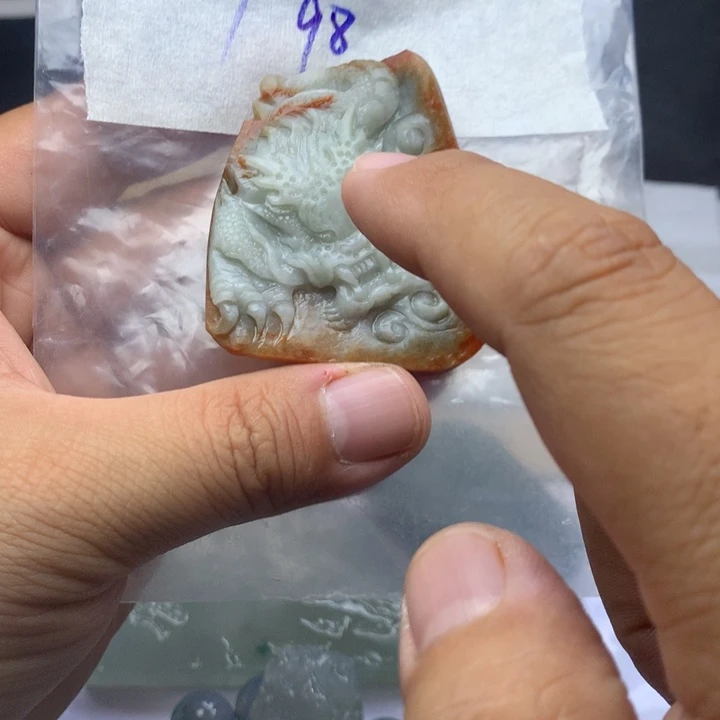 张***国定制翡翠未镶嵌翡翠