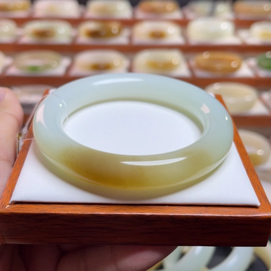 【闪购商品】和田玉手镯未镶嵌