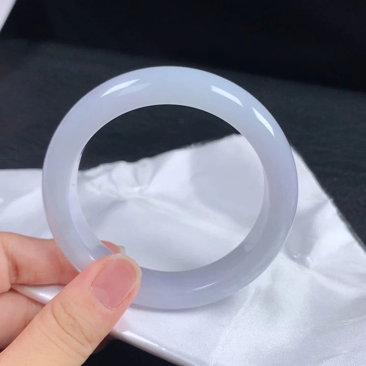 翡翠未镶嵌手镯。。