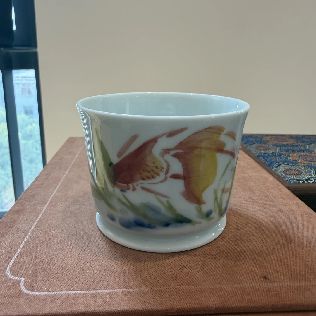 【军盛窑】青花釉下彩金鱼主人杯