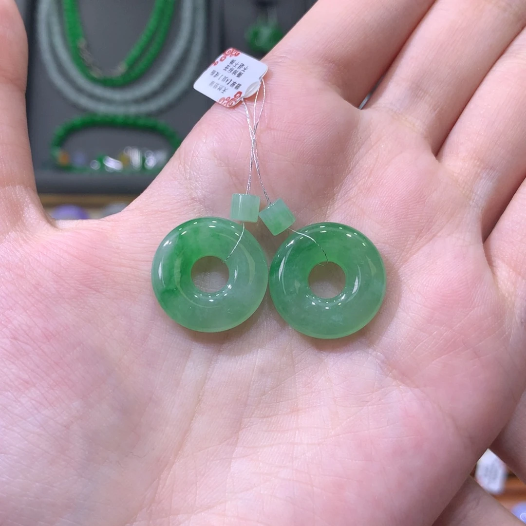 翡翠戒指未镶嵌甜甜圈