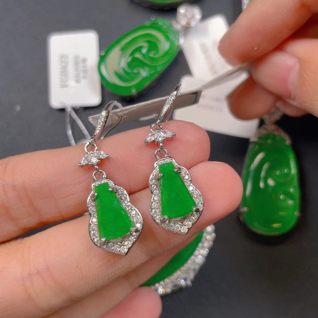 【闪购商品】颈饰银S925镶嵌翡翠翡翠