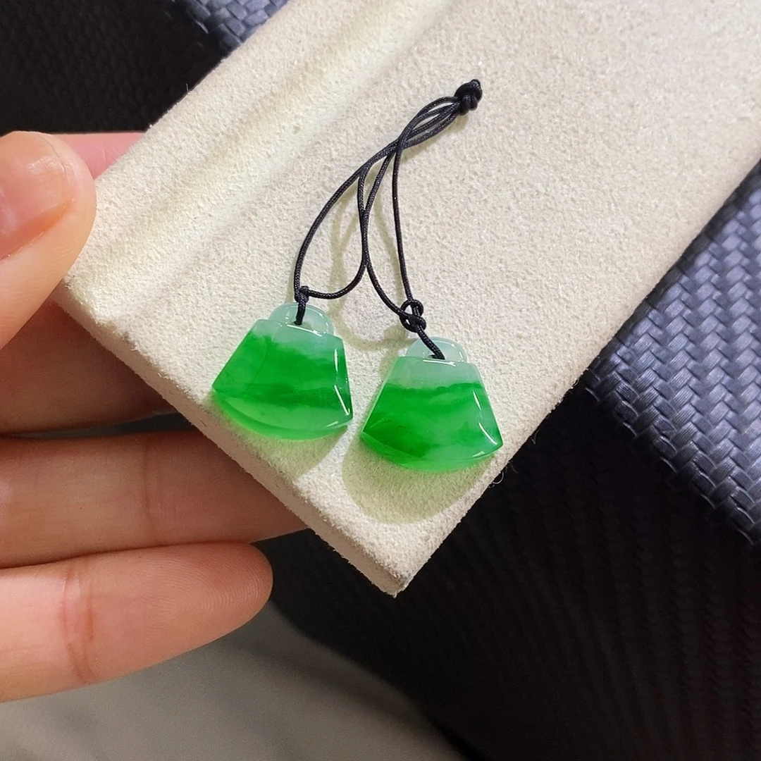 未镶嵌挂件翡翠特价一对