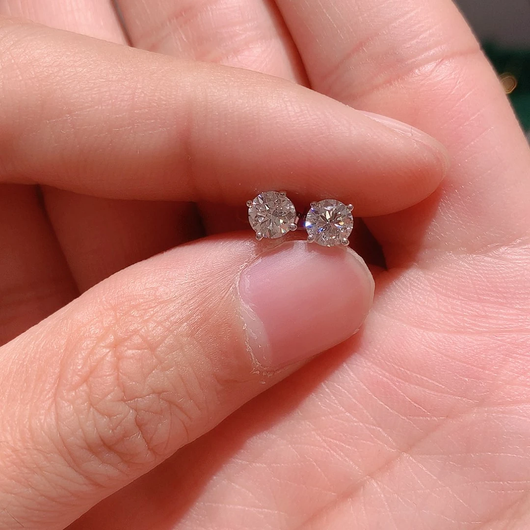 实验室培育钻石耳饰18K金镶嵌