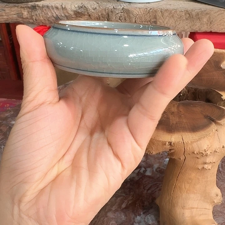 主人杯一个，瓷。。品茗瓷