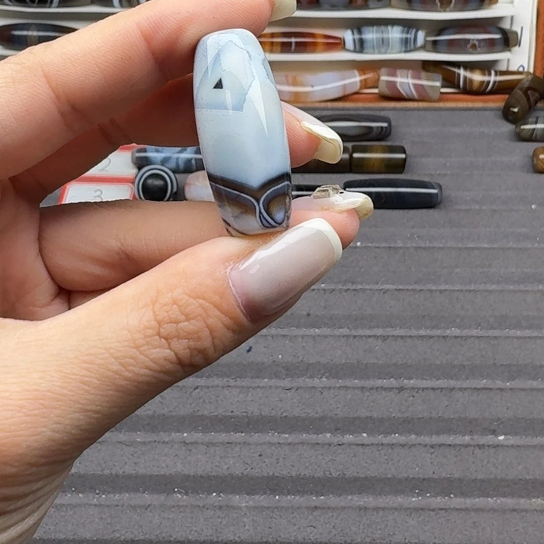 熊***重玛瑙/玉髓合金珠宝半成品瑕