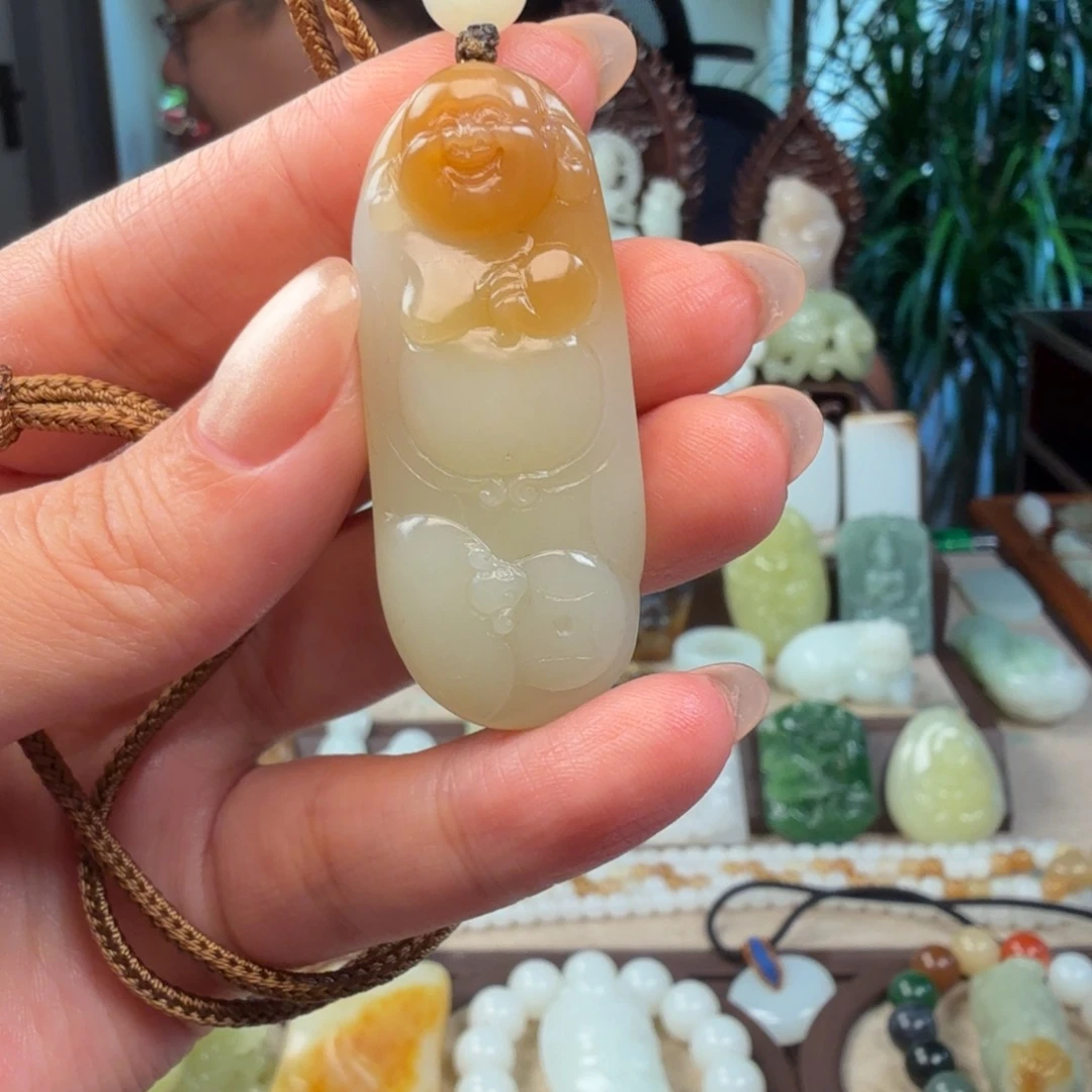 用***3和田玉未镶嵌颈饰