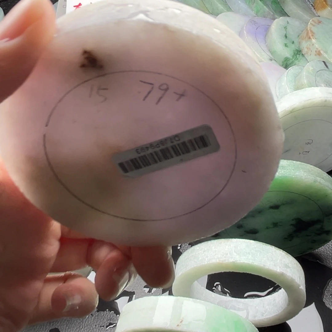未镶嵌翡翠手镯定制翡翠