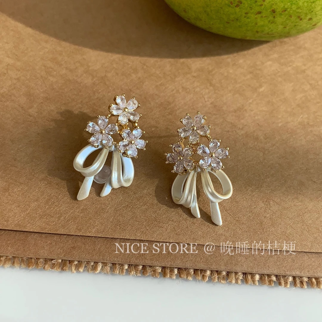 合金耳饰 晚睡的桔梗「花束」仙气高级感手捧花蝴蝶结丝带锆石耳钉