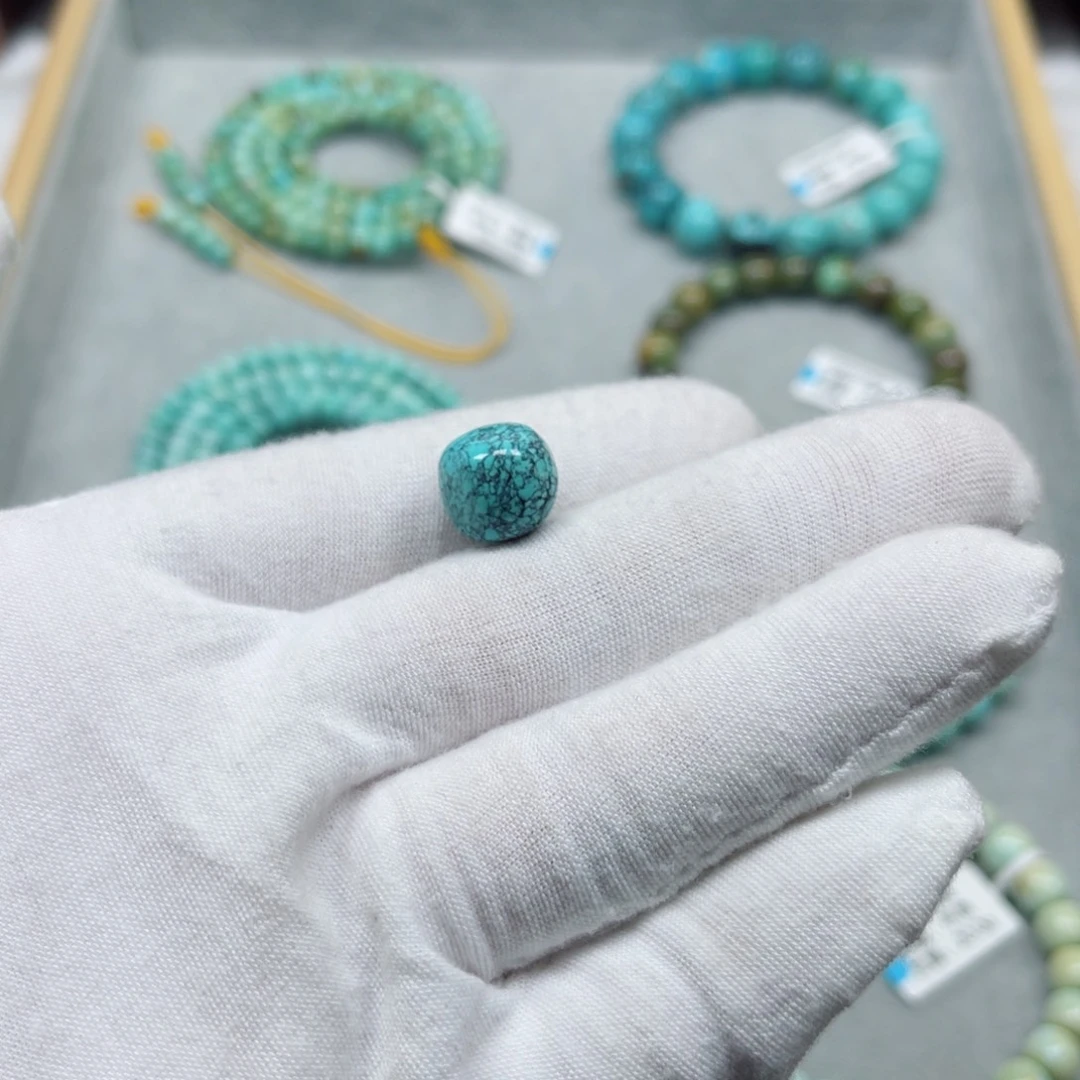 绿松石未镶嵌挂件