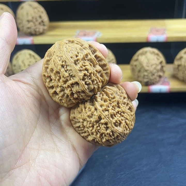 文玩核桃吊坠南疆石全品