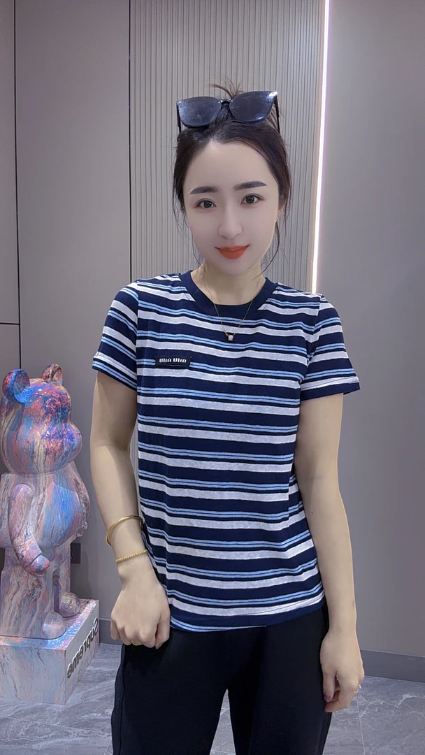 百搭条纹显瘦短袖