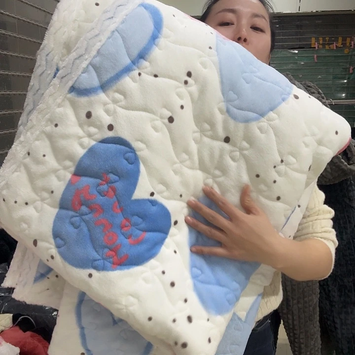 艳***聚酯纤维聚酯纤维床盖