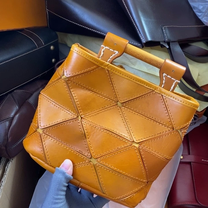 头层牛皮瑕疵单肩包