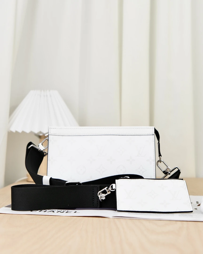 99新 LouisVuitton/路易威登 7722 白色老花Gaston二合一斜挎包