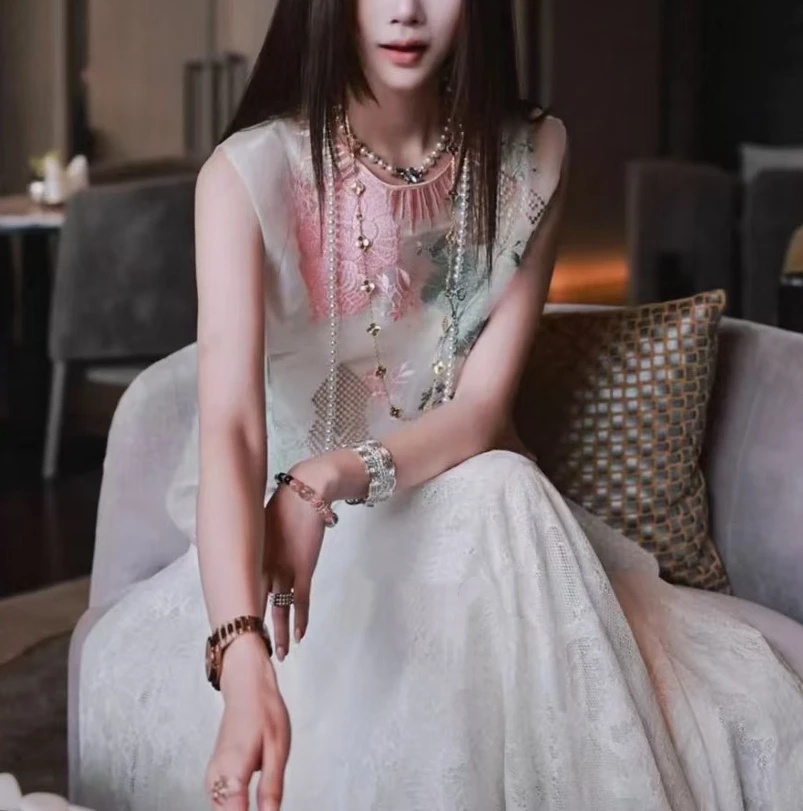 玛薇丝【花间词】柯根缎定位刺绣背心式马夹