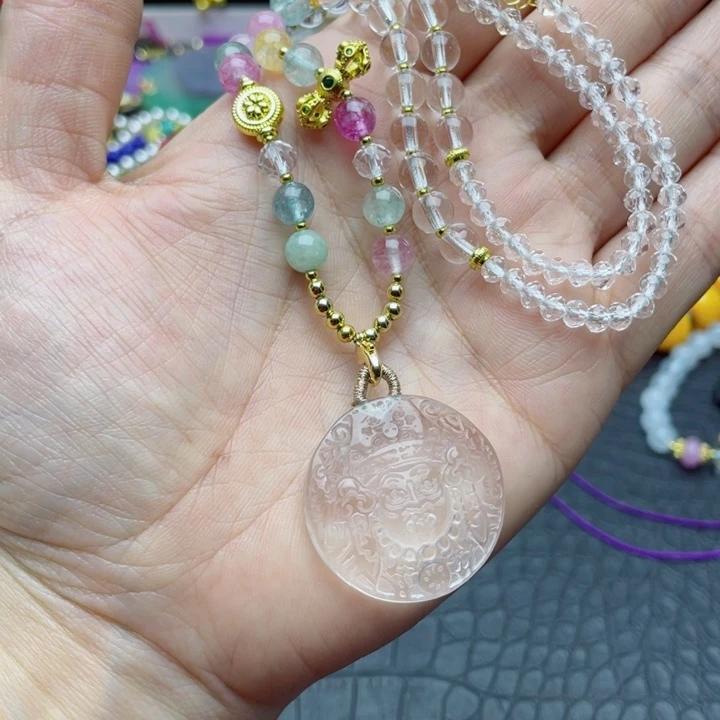 树脂制品112号雕刻吊坠