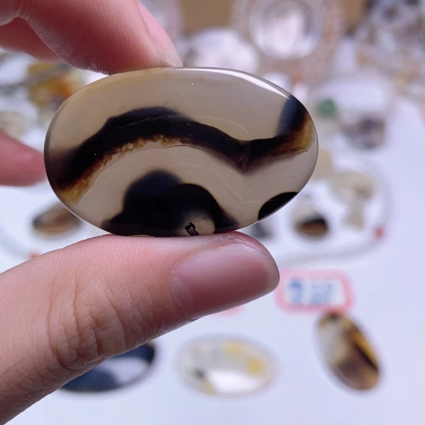 【闪购商品】玛瑙/玉髓颈饰合金