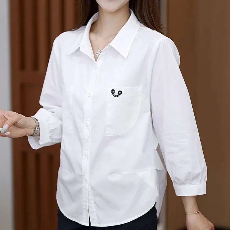 2025新款宽松刺绣衬衣洋气时尚气质上衣韩版休闲设计百搭衬衫女