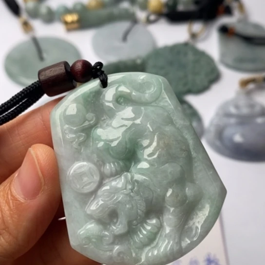 翡翠未镶嵌挂件翡翠