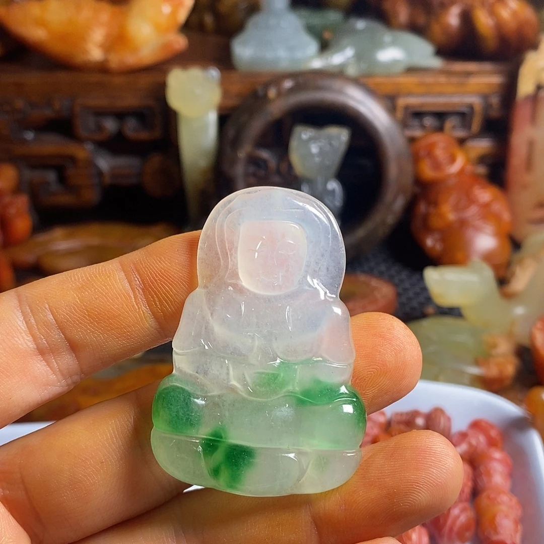 未镶嵌岫岩老玉（透闪石质玉）挂件