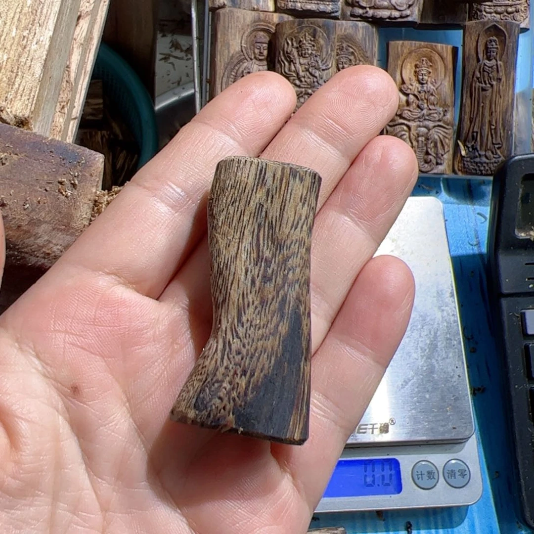 沉香吊坠白棋素牌9.3克